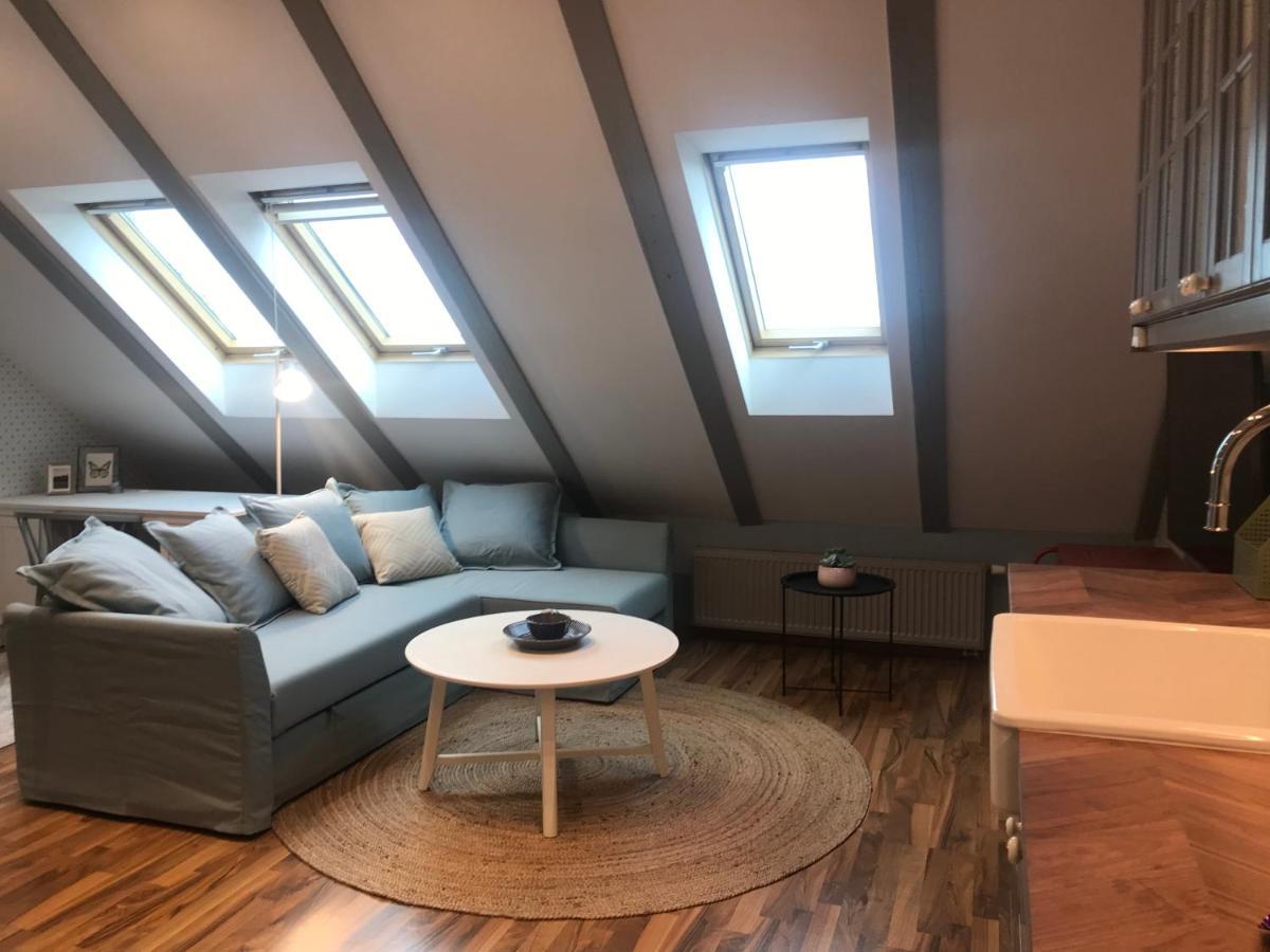 Attic Apartment On Waterfront / View / Netflix Prague Exterior photo