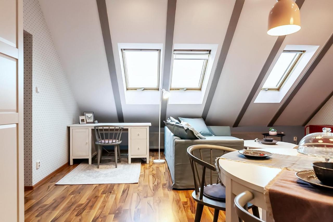 Attic Apartment On Waterfront / View / Netflix Prague Exterior photo